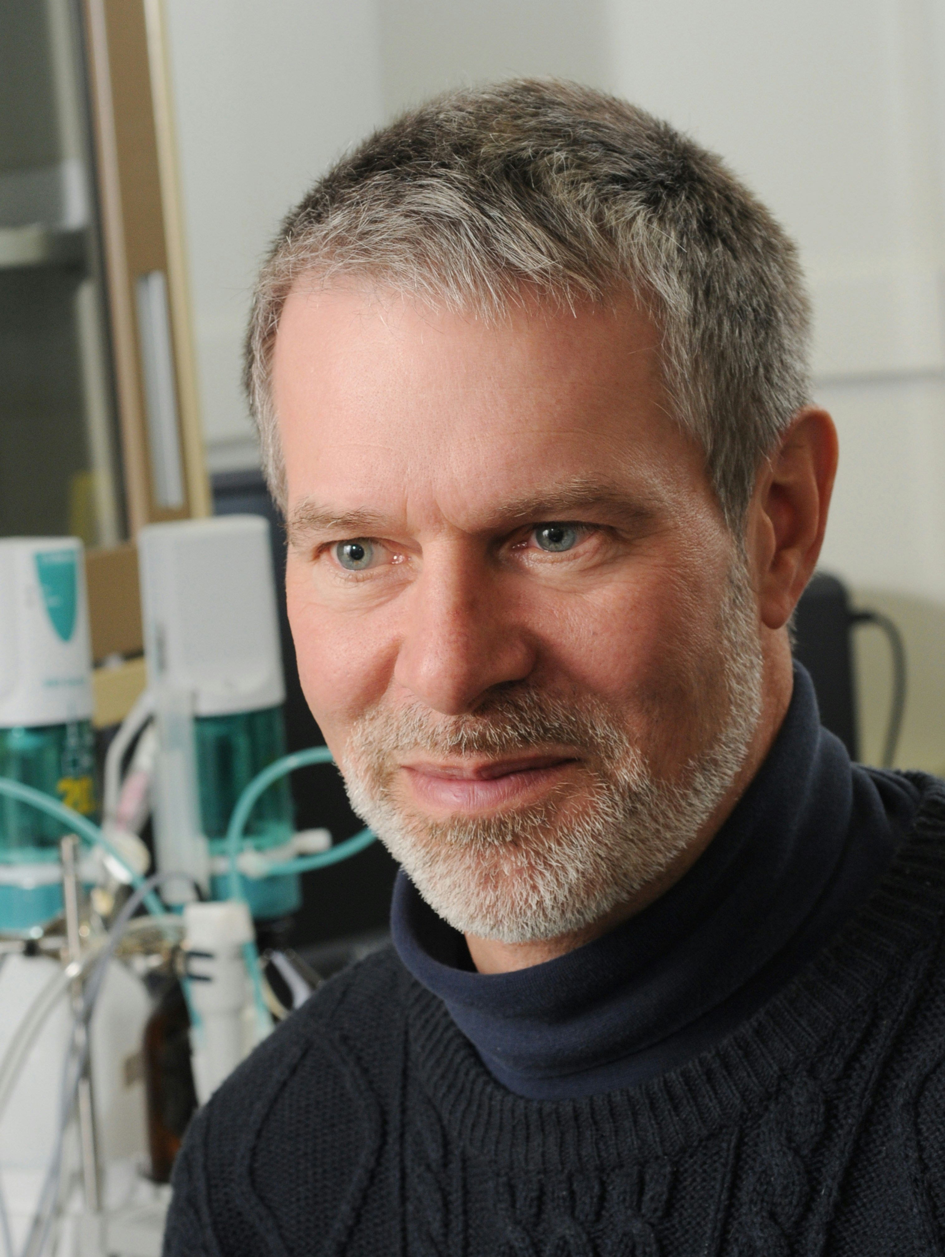 Portrait photo of Evan Cantwell