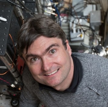 Portrait photo of Holger Muller