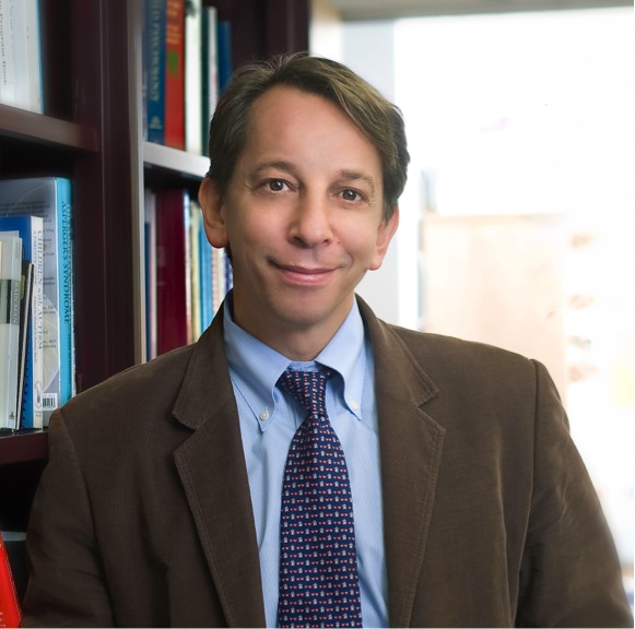 Portrait photo of Ami Klin