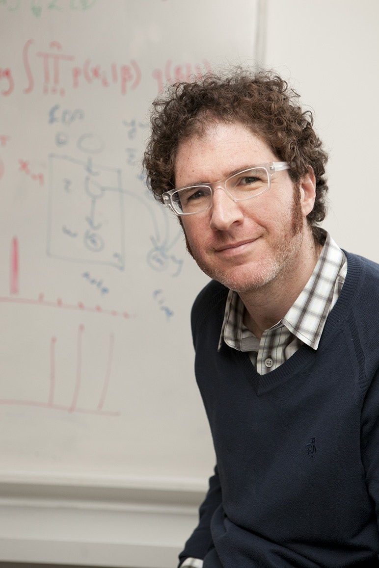 Portrait photo of David Blei