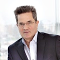 Portrait photo of Thomas Schulthess