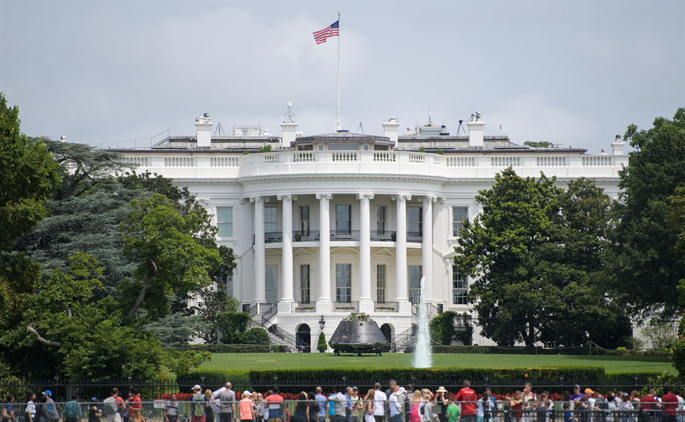 Crowd outside White House to look at Orion
