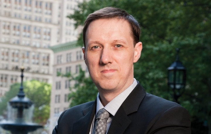 Portrait photo of Euan Robertson