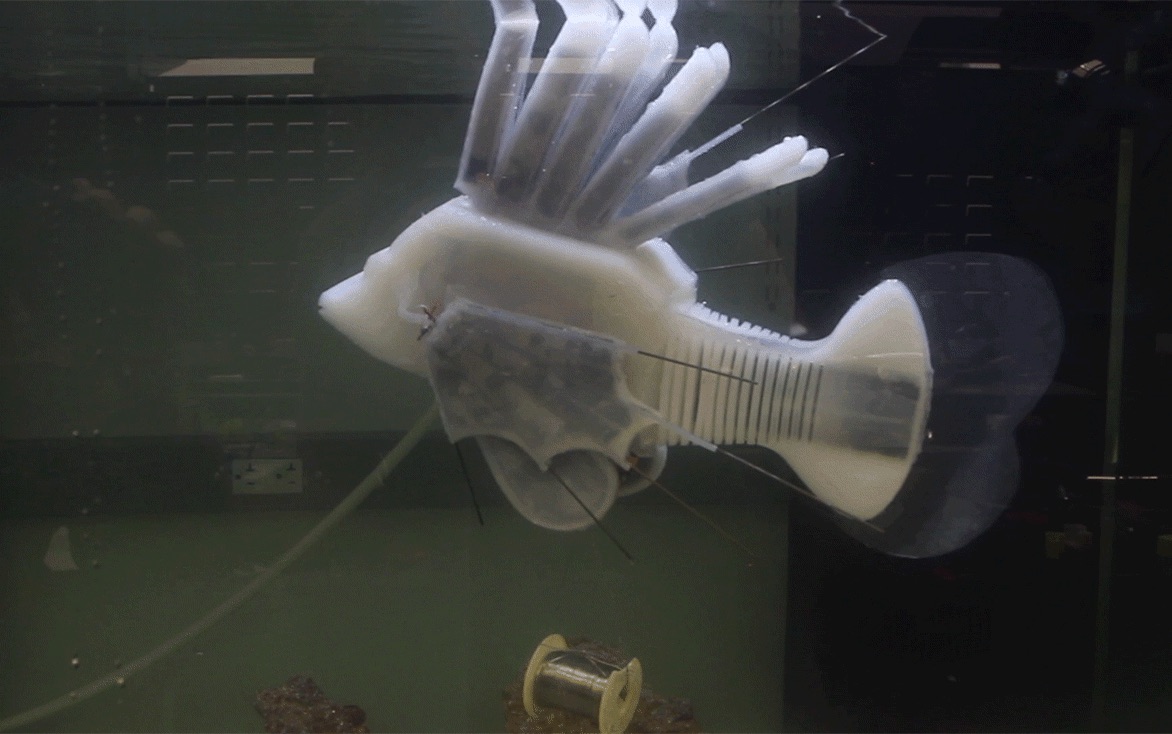 A soft robot that runs on a battery fluid that circulates around its body