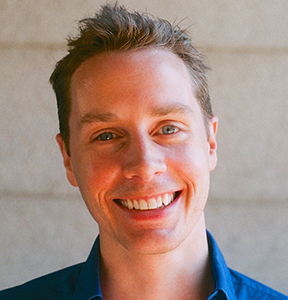 Portrait photo of John Voight