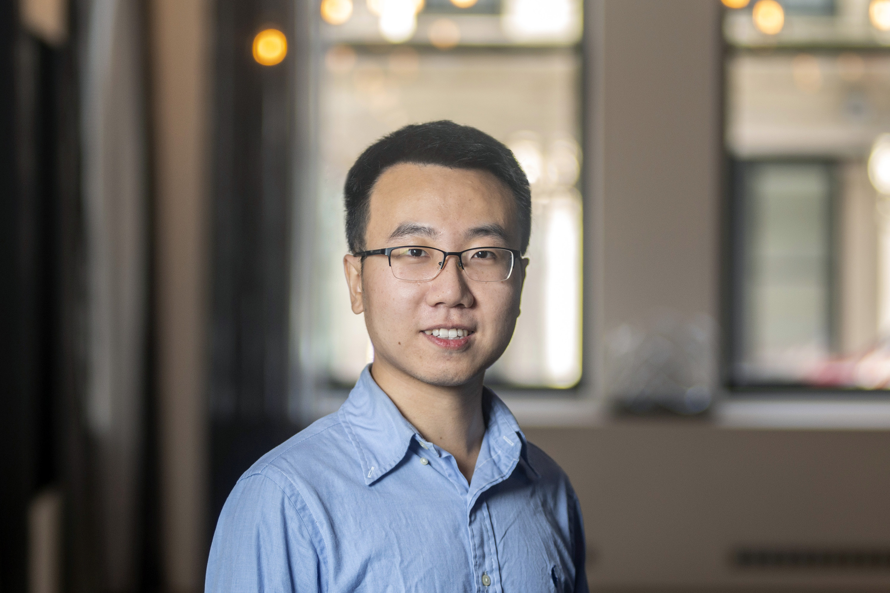 Portrait photo of Frank Zhang