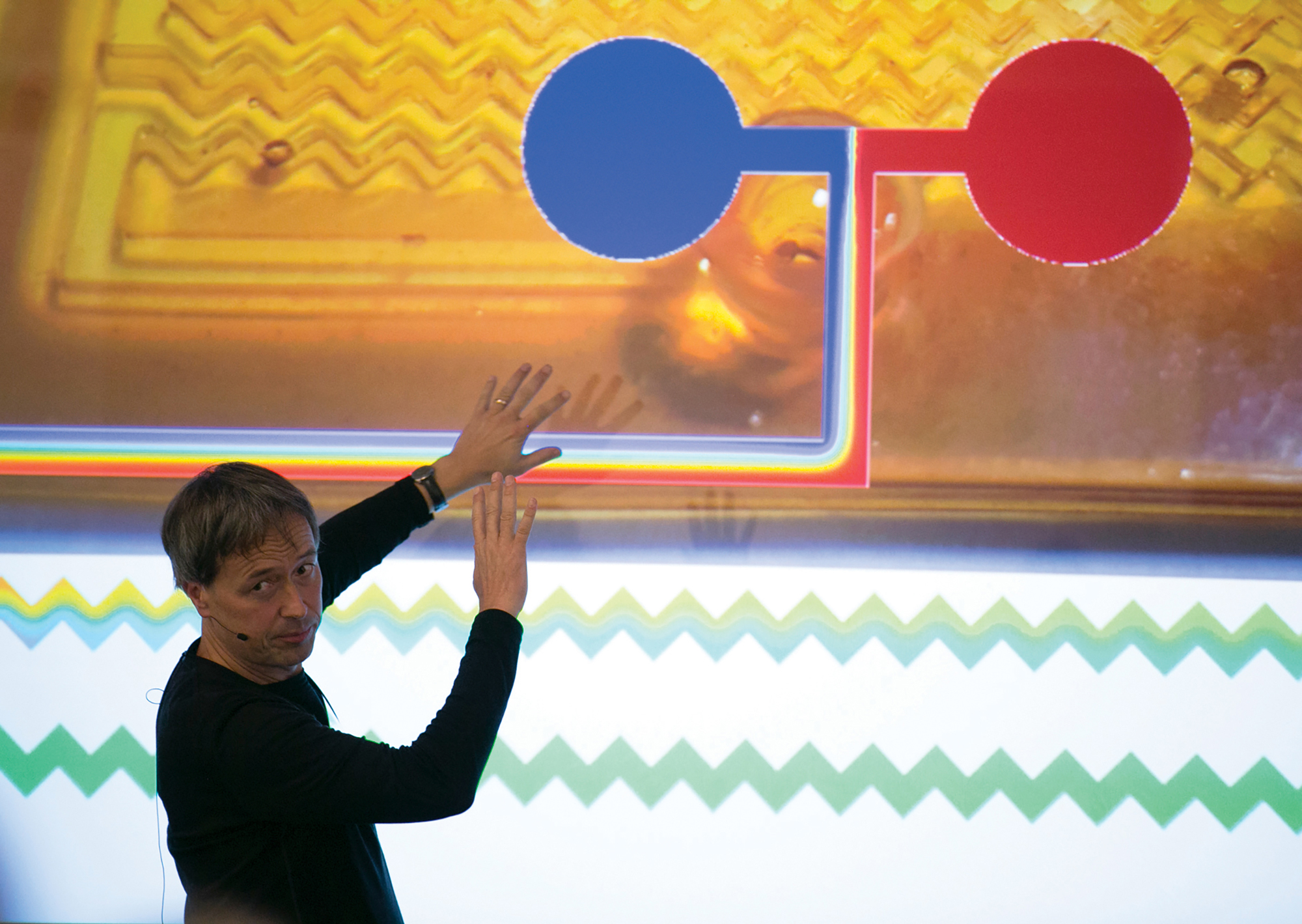 Biophysicist Dieter Braun presents during the Simons Collaboration on the Origins of Life annual meeting.