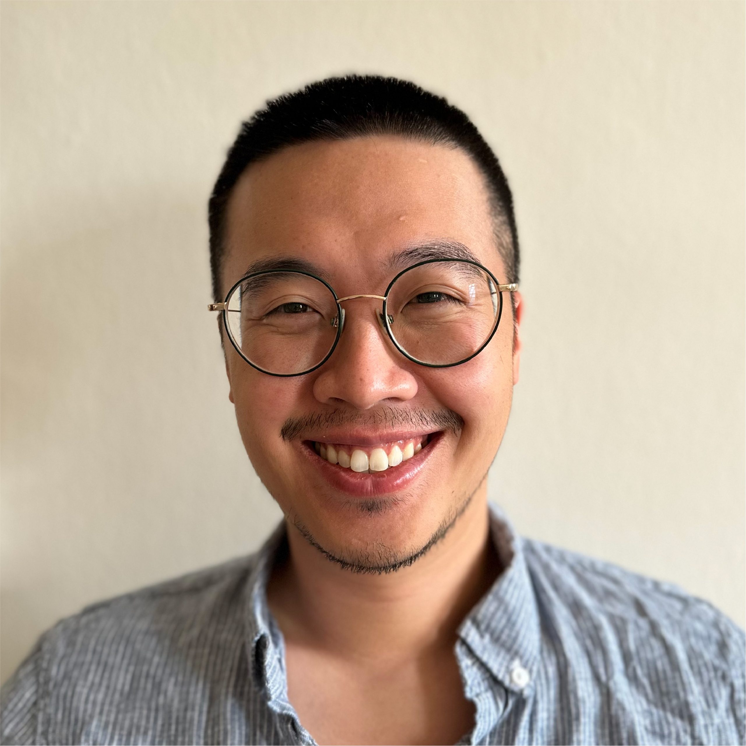 Phi Nguyen headshot.