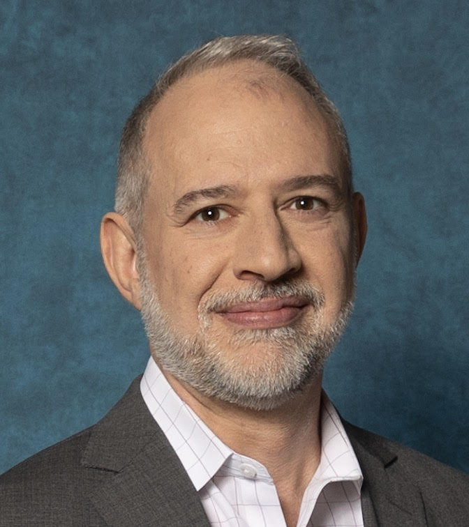 Aaron Batista headshot.