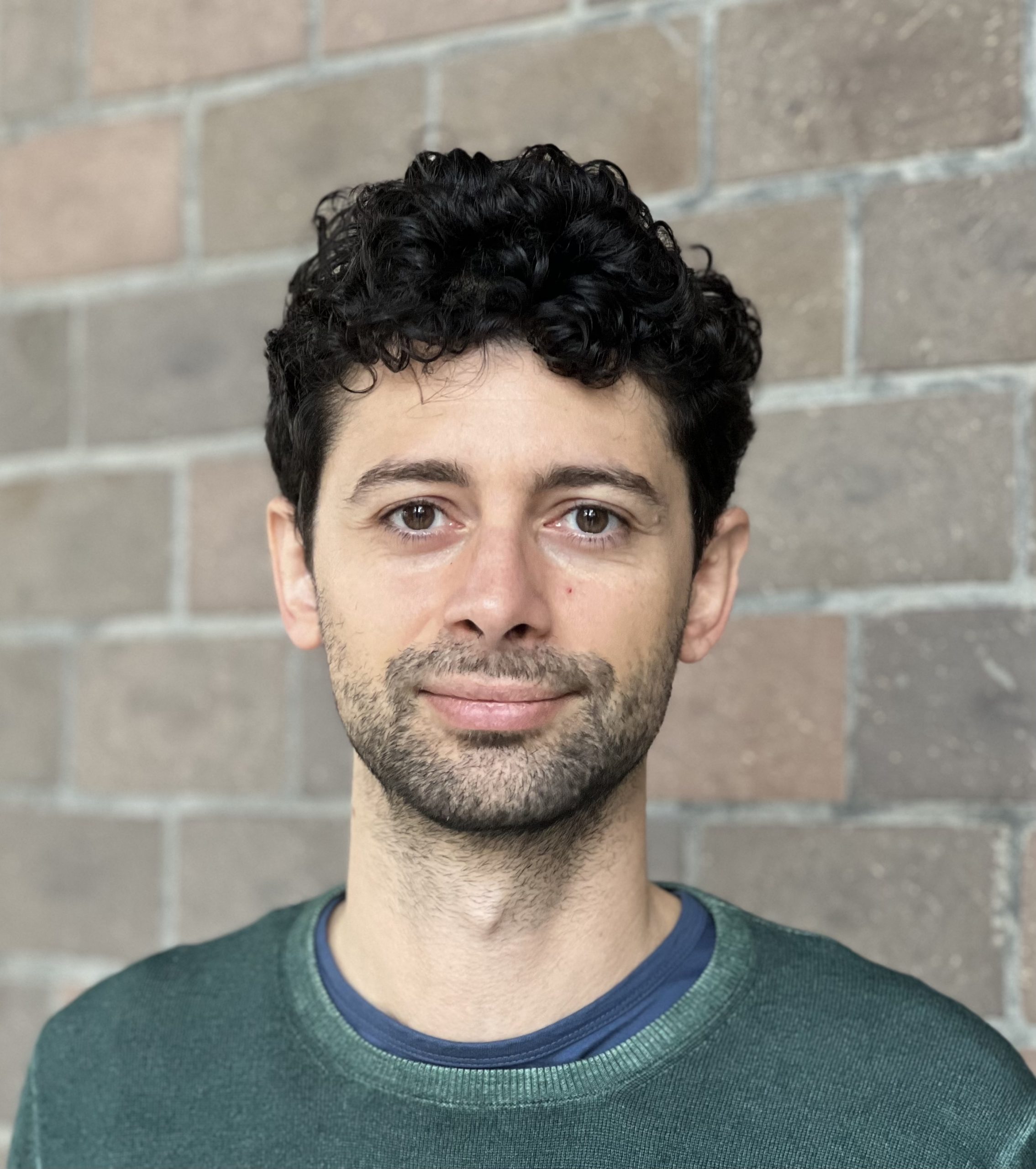 Mario Dipoppa headshot.