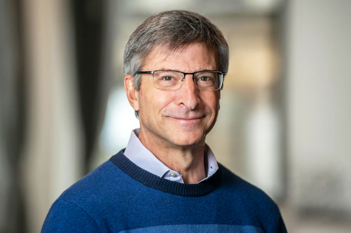 Charles Epstein headshot.