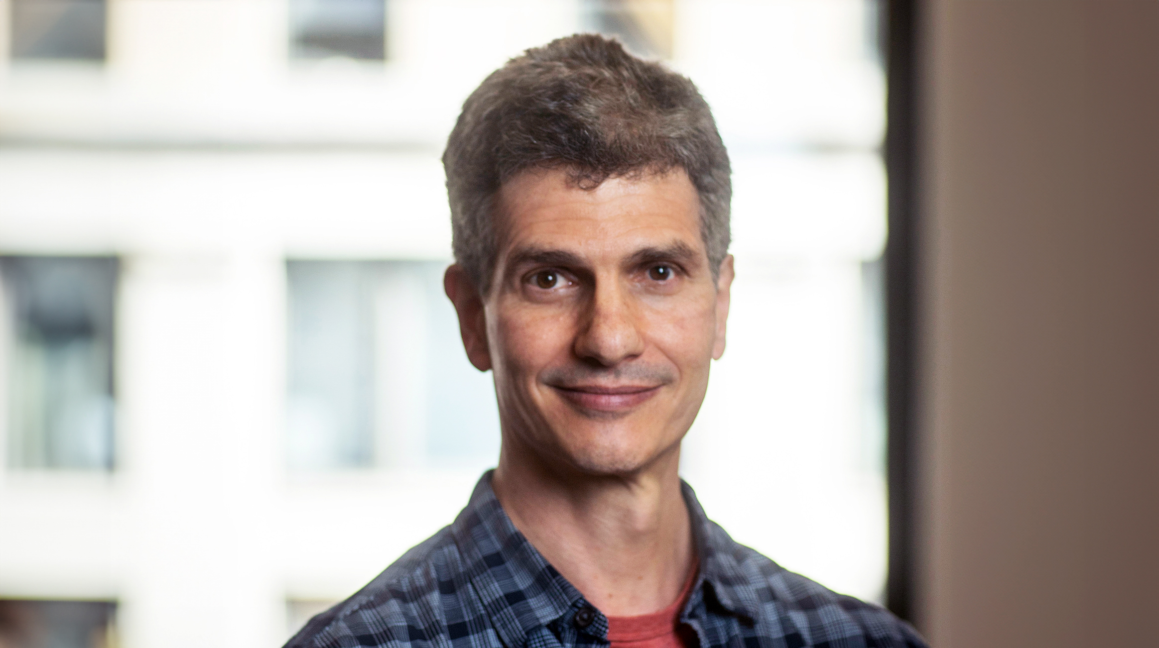 Portrait of Eero Simoncelli.