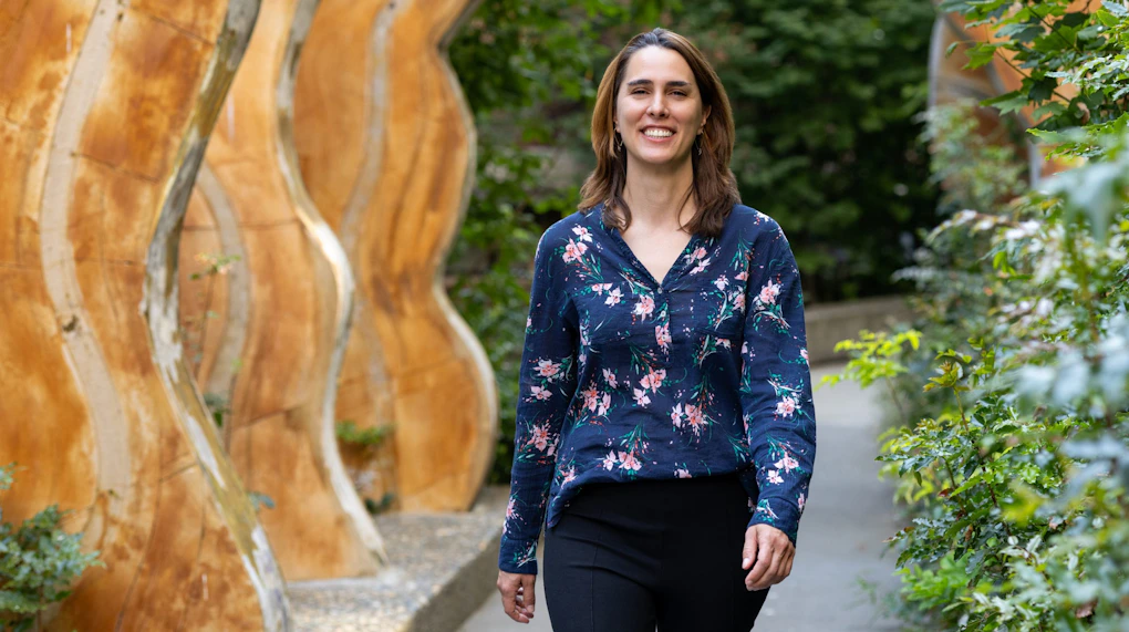 Sofia Landi walking in the grounds outside the Buffalo Memory Lab.